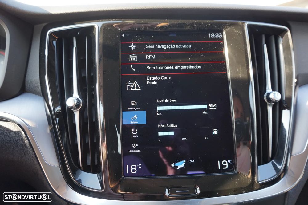 Volvo V60 2.0 B4 Momentum Core Geartronic - 39