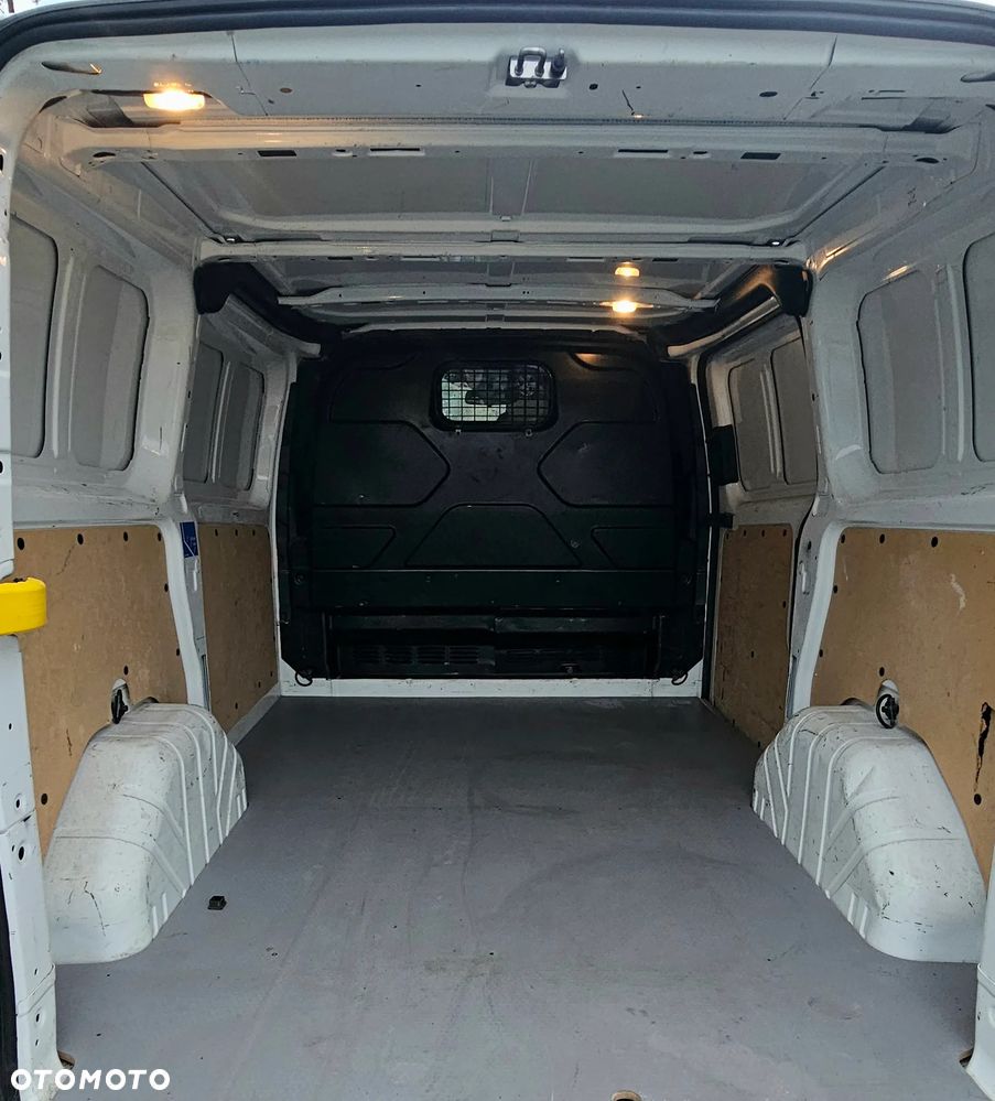 Ford Transit Custom - 11