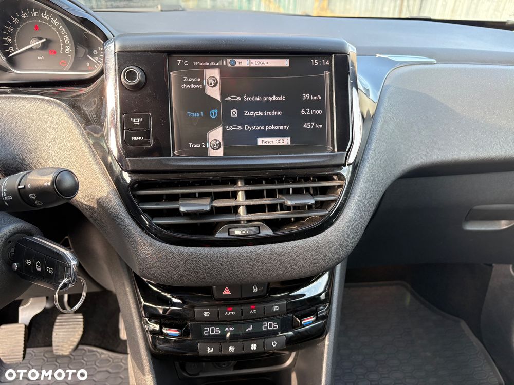 Peugeot 208 - 9