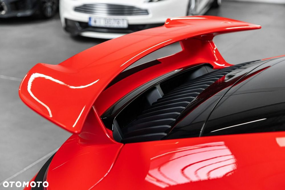 Porsche 911 Carrera 4 GTS PDK - 23