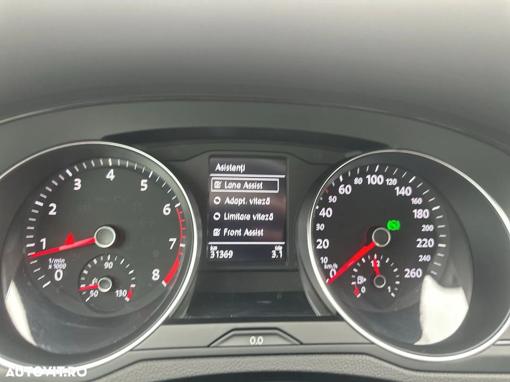Volkswagen Passat 1.5 TSI ACT DSG Advance - 18