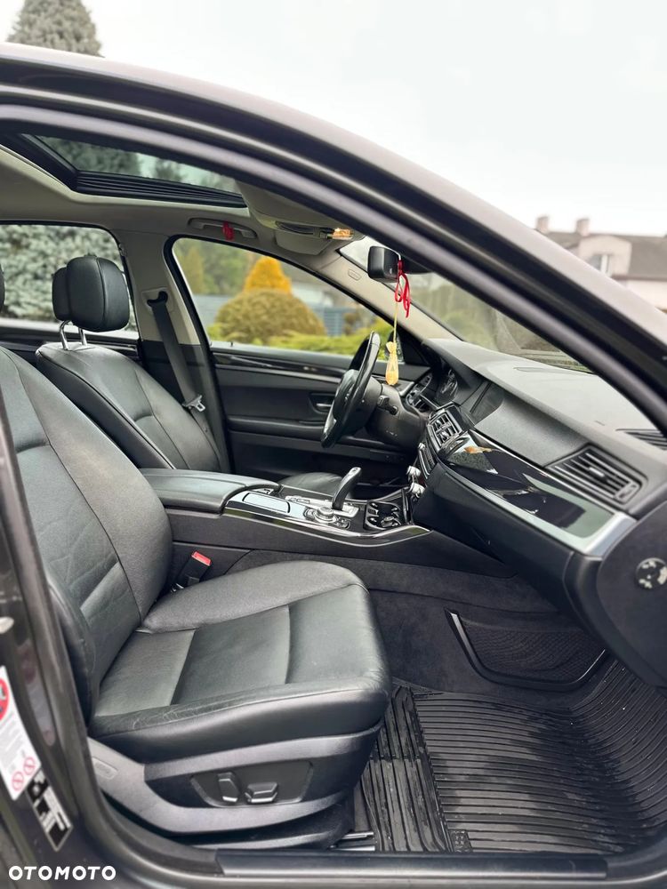 BMW Seria 5 525d - 16