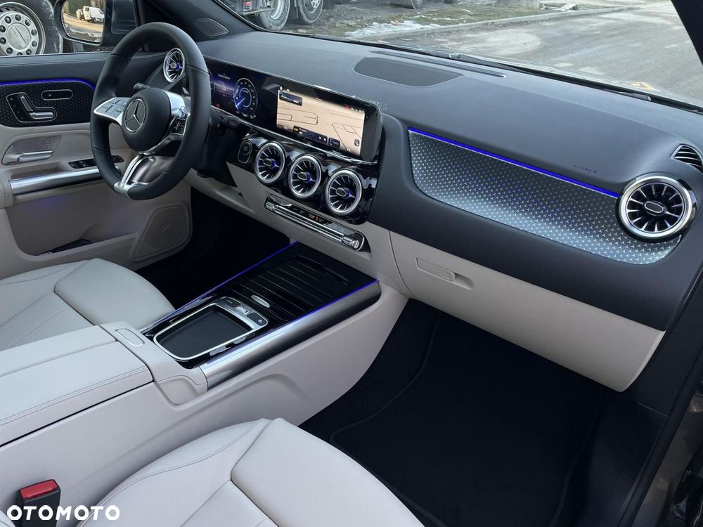 Mercedes-Benz EQA - 25