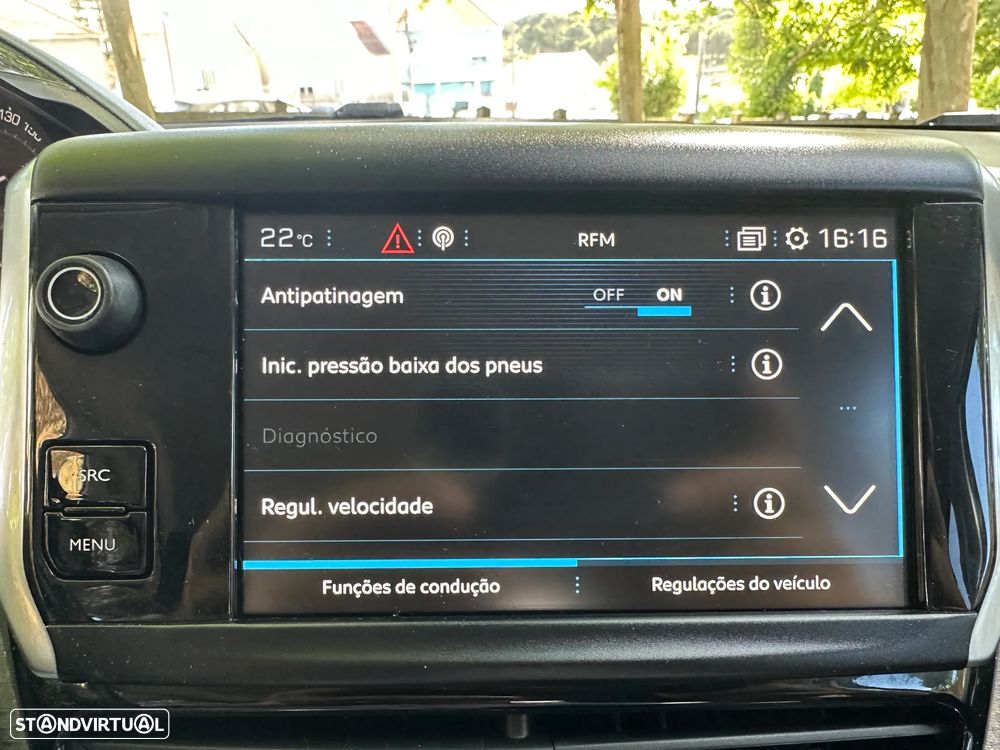 Peugeot 208 1.2 PureTech Signature - 42
