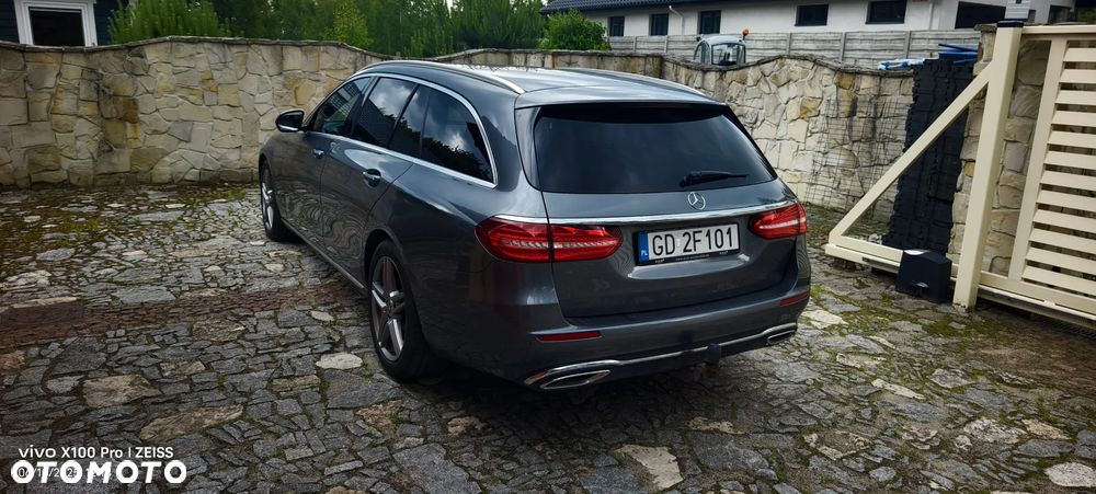Mercedes-Benz Klasa E 220 d 4-Matic 9G-TRONIC - 37