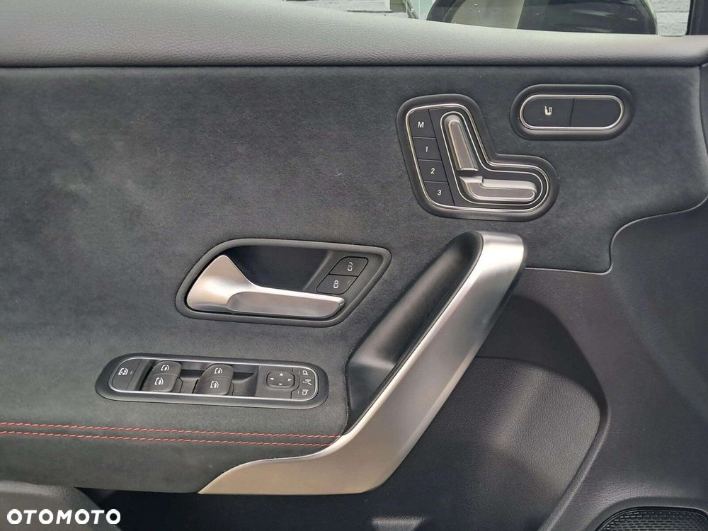 Mercedes-Benz Klasa A 200 d AMG Line 8G-DCT - 11