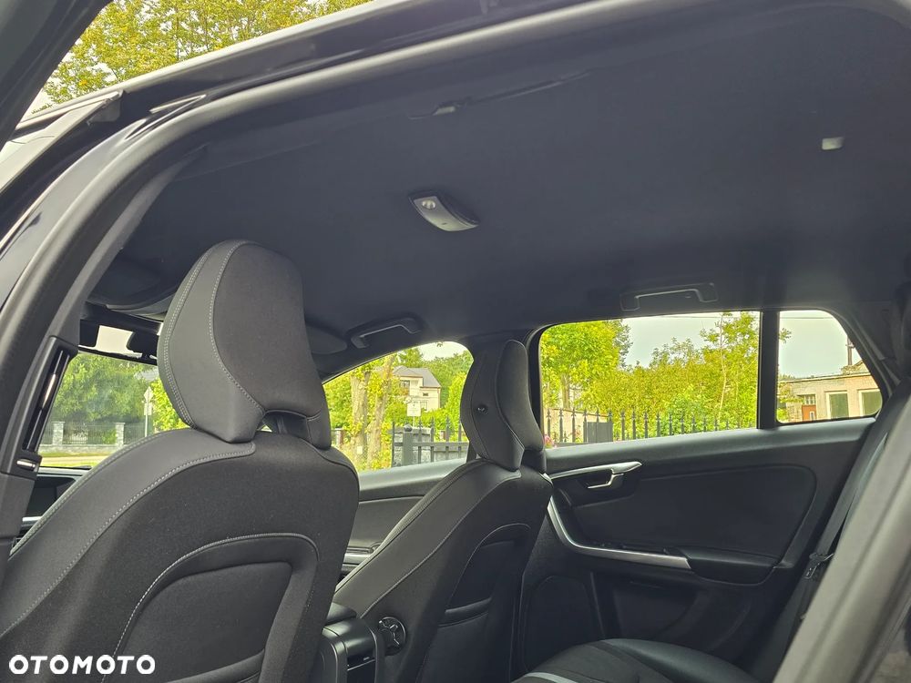 Volvo V60 D4 Summum - 24