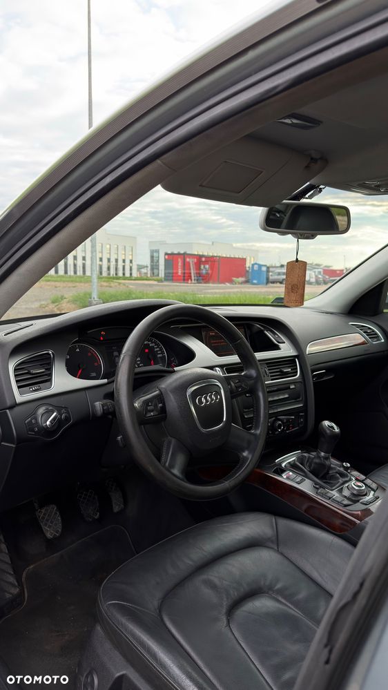 Audi A4 Limousine - 10