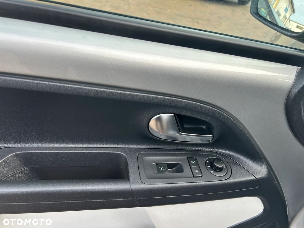 Volkswagen up! ASG move - 9