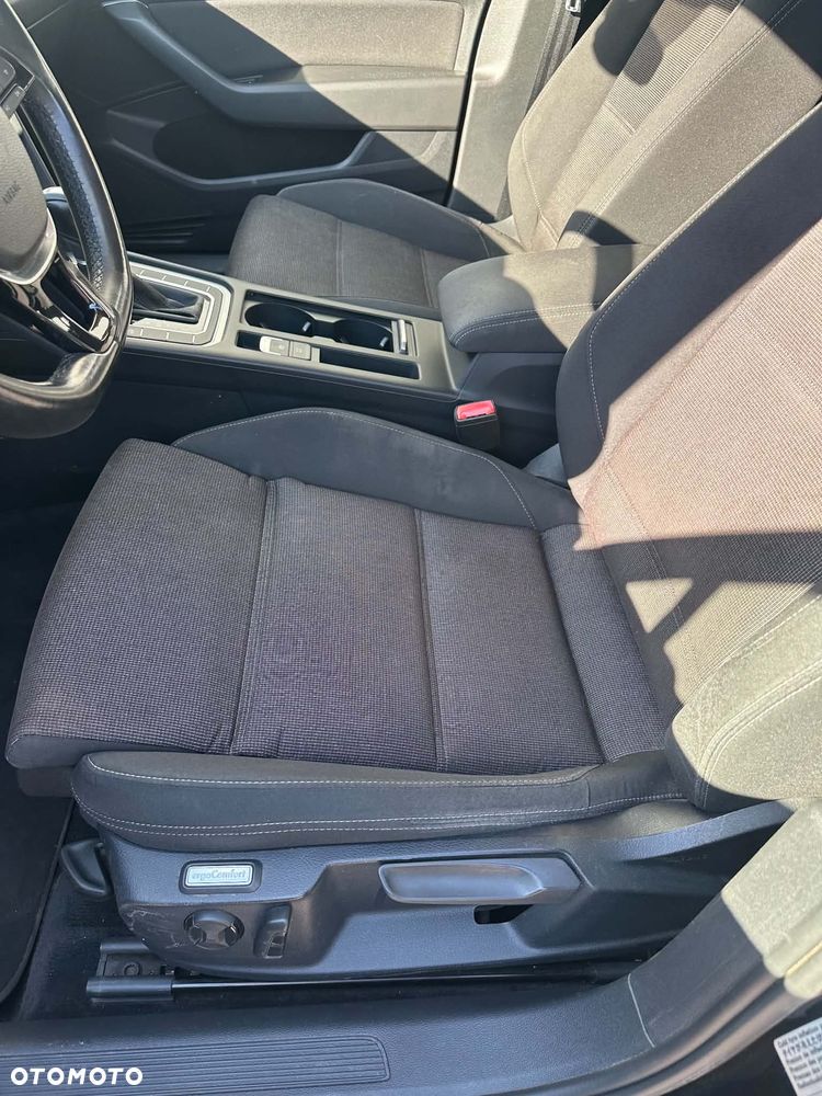 Volkswagen Passat 1.6 TDI (BlueMotion Technology) DSG Comfortline - 16