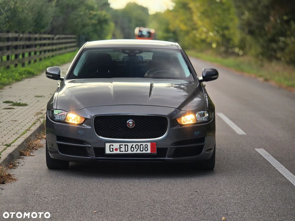Jaguar XE 2.0 D Prestige - 15