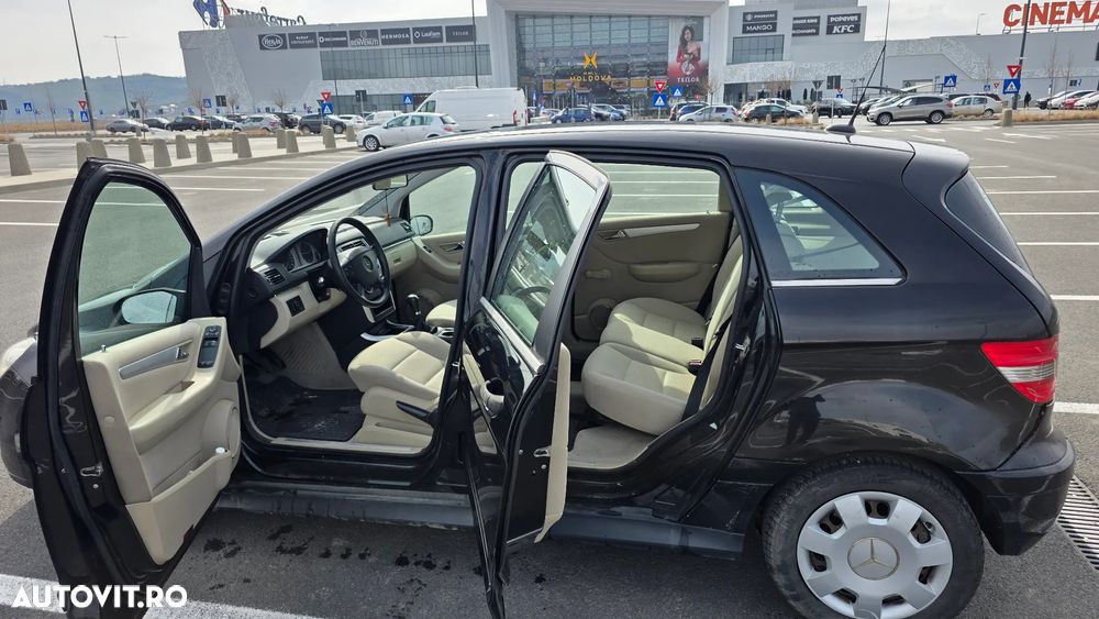 Mercedes-Benz B 180 - 10