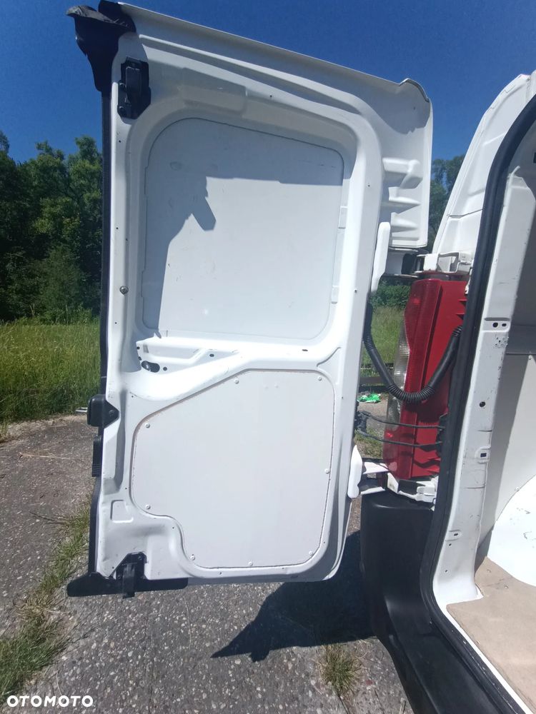 Citroën Jumpy 2.0 diesel 128 kM manual 2014 rok HAK, czujniki parkowania, ORGINALNY PRZEBIEG, sprowadzony ze Szwecji! - 37