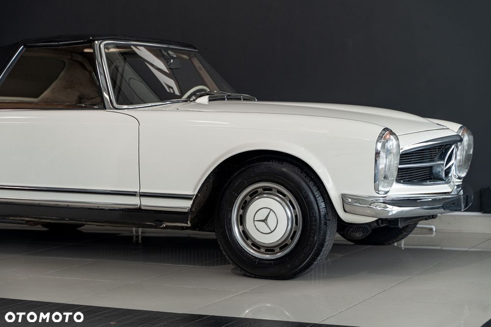 Mercedes-Benz SL - 15
