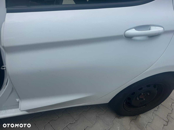 Drzwi Ford Fiesta MK8 białe HB5 tylne