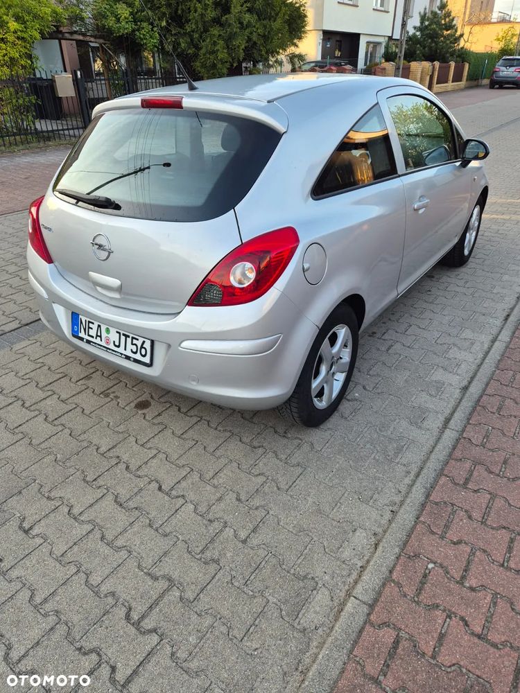 Opel Corsa 1.2 16V Selection 110 Jahre - 4
