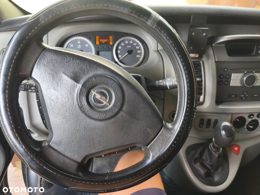 Opel Vivaro - 18