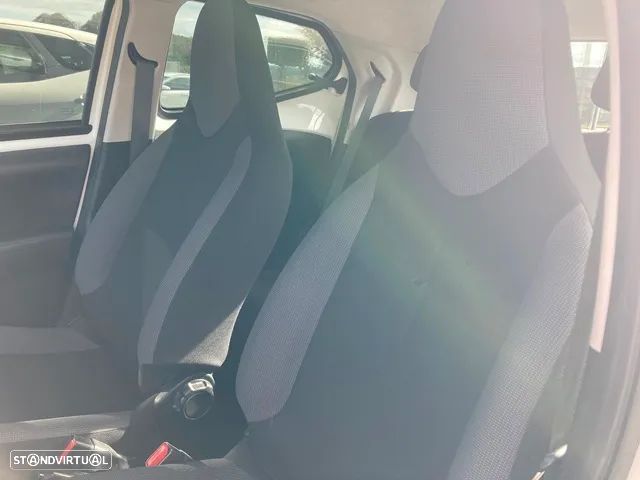 Toyota Aygo 1.0 - 22