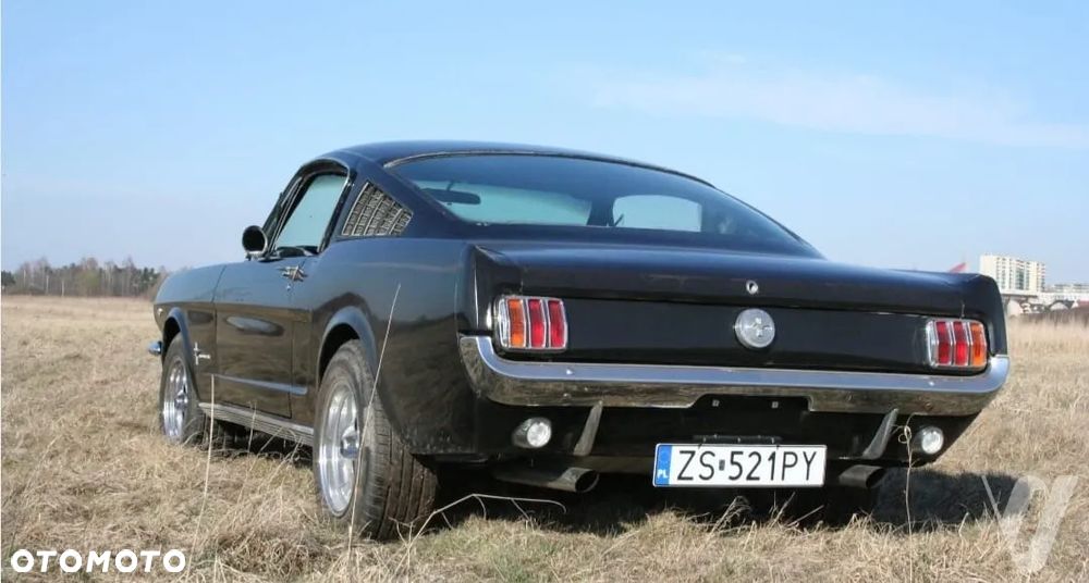 Ford Mustang - 5