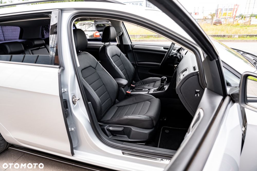 Volkswagen Golf 2.0 TDI BlueMotion Technology DSG Highline - 15