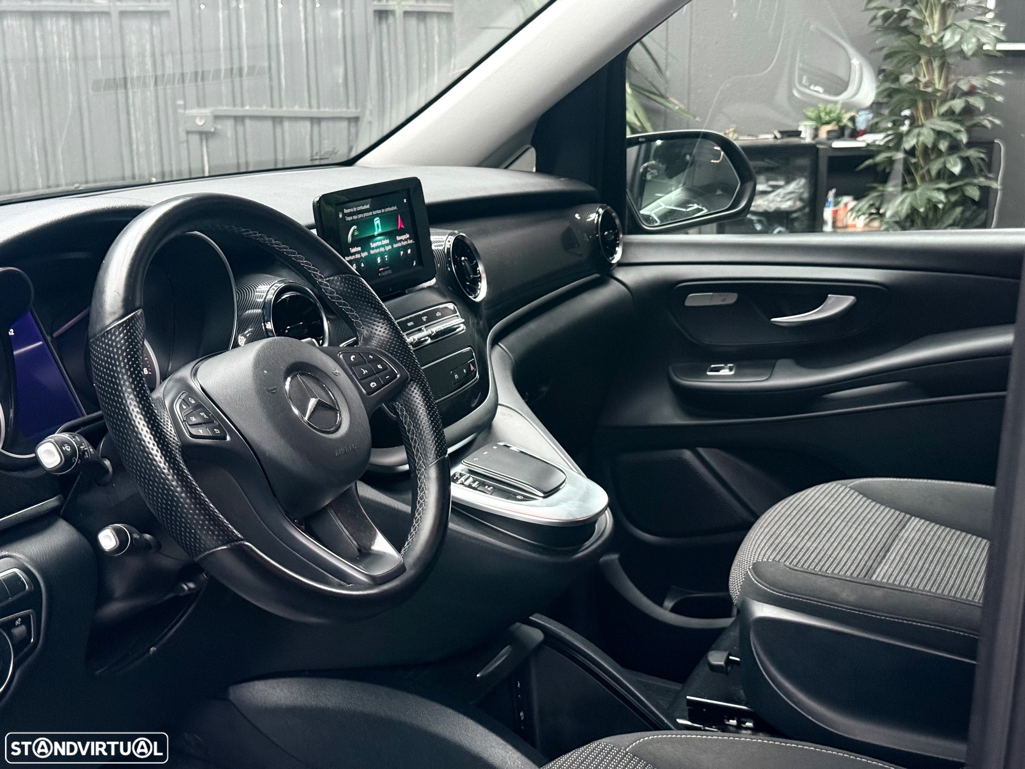 Mercedes-Benz V 300 d Longo Avantgarde - 21