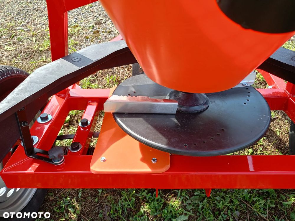 Solarka Piaskarka Posypywarka Dexwal PK Quad 300 L Transport - 10