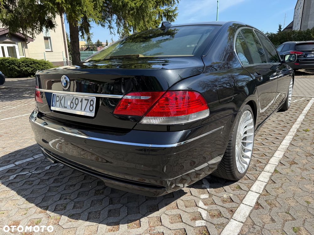 BMW Seria 7 750i - 5