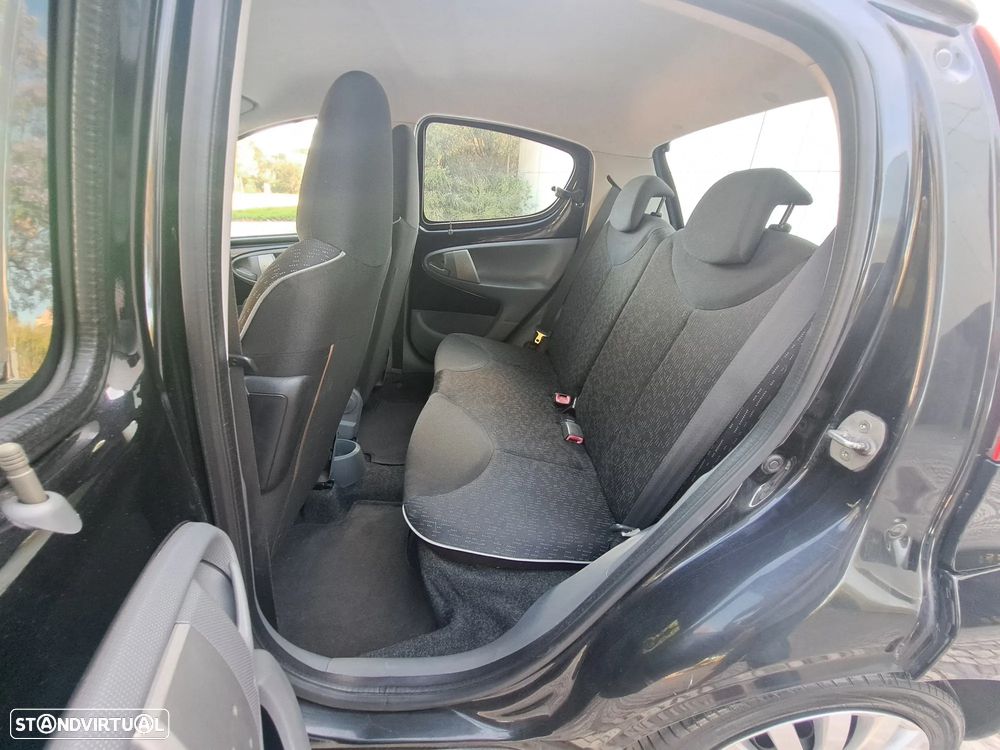 Peugeot 107 1.0 Urban - 8