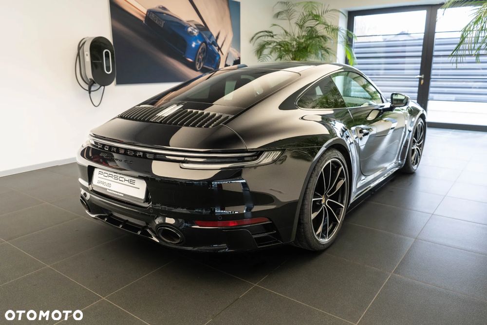 Porsche 911 Carrera 4S - 7