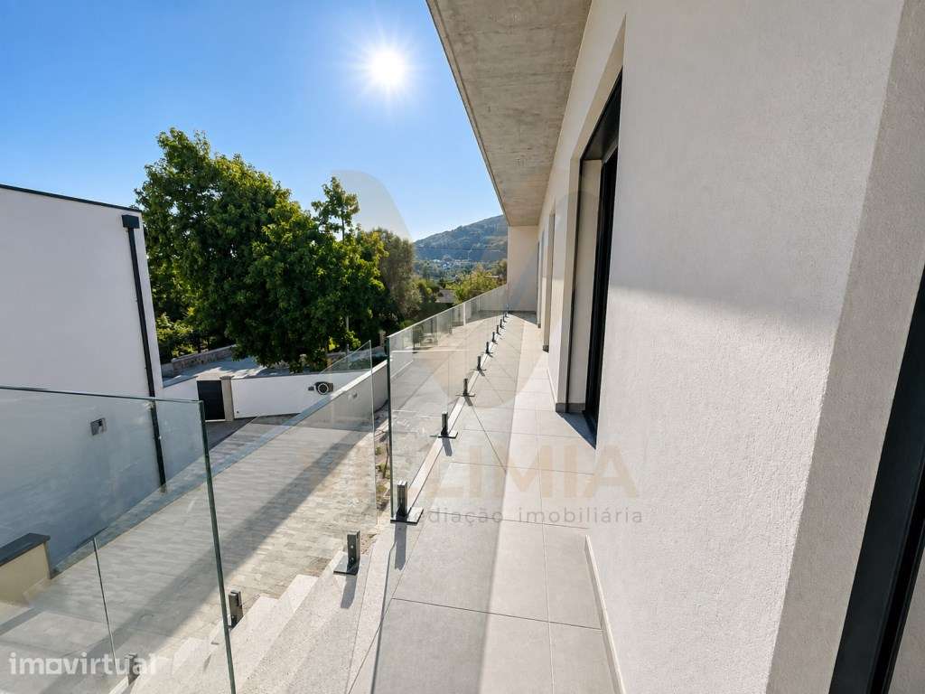 Moradia T4 Nova | Arcos de Valdevez - Grande imagem: 2/32