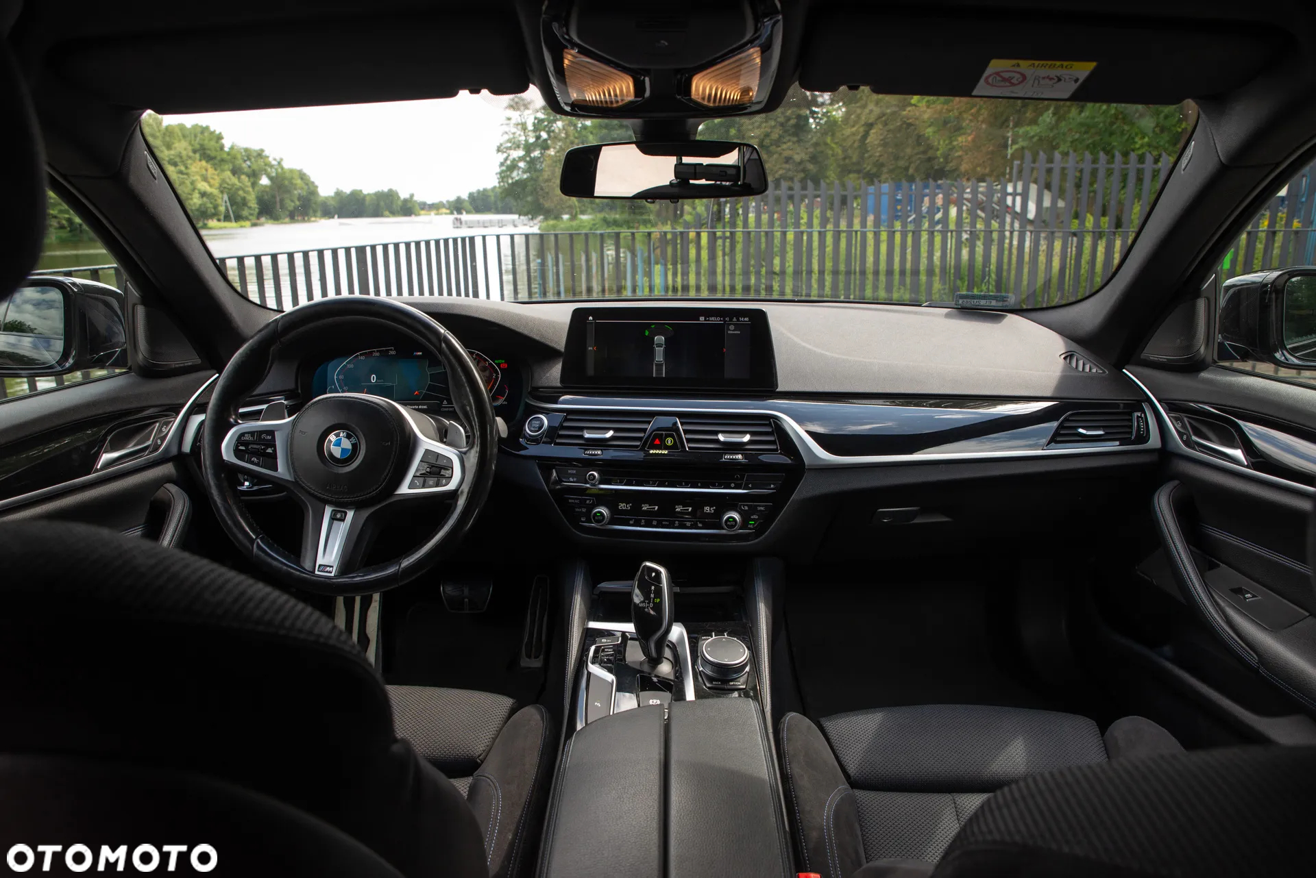 BMW Seria 5 520d xDrive - 17
