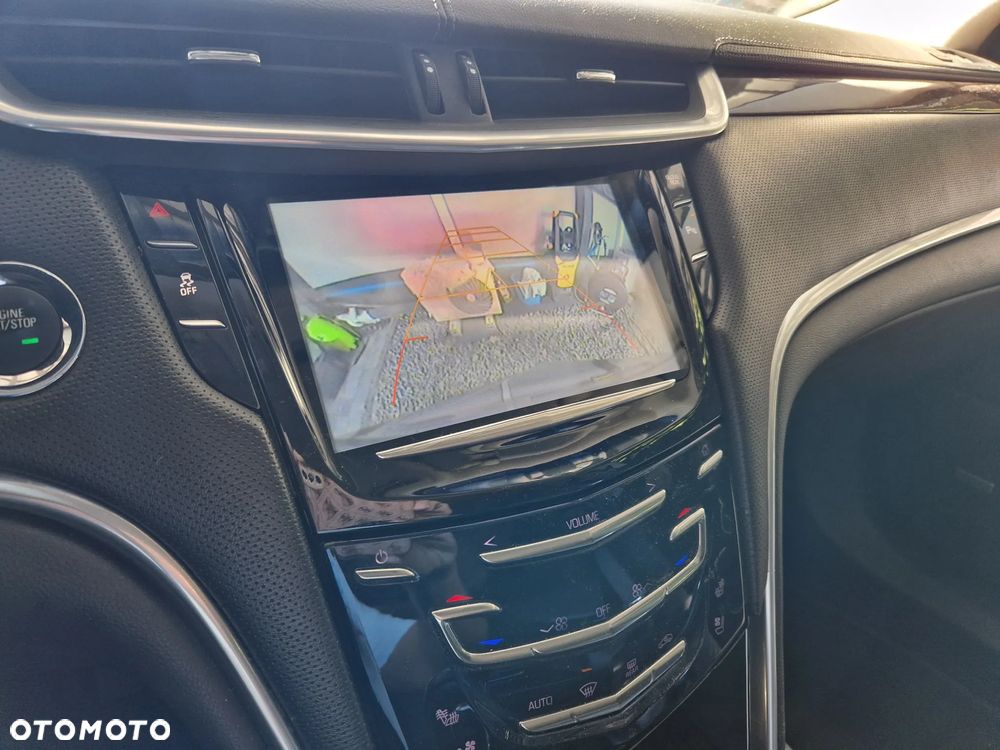 Cadillac XTS - 11