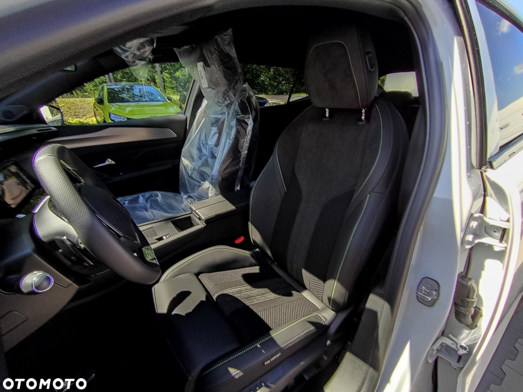 Peugeot 408 - 14