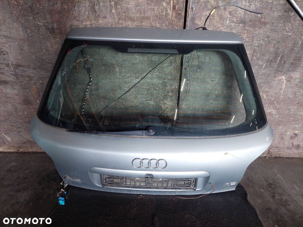 KLAPA BAGAŻNIKA + LAMPY AUDI A3 8L LY7M - 4