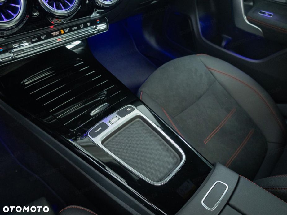 Mercedes-Benz CLA 200 mHEV Progressive 7G-DCT - 14