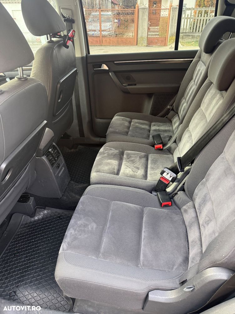 Volkswagen Touran 2.0TDI Highline - 11