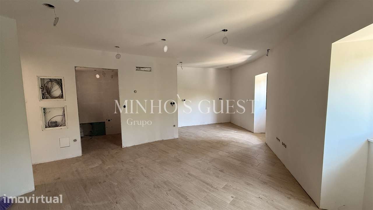 Apartamento T0 totalmente remodelado próximo da UNIVERSIDADE DO MINHO - Grande imagem: 2/9
