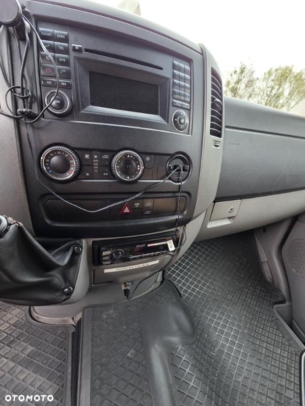 Mercedes-Benz Sprinter - 32