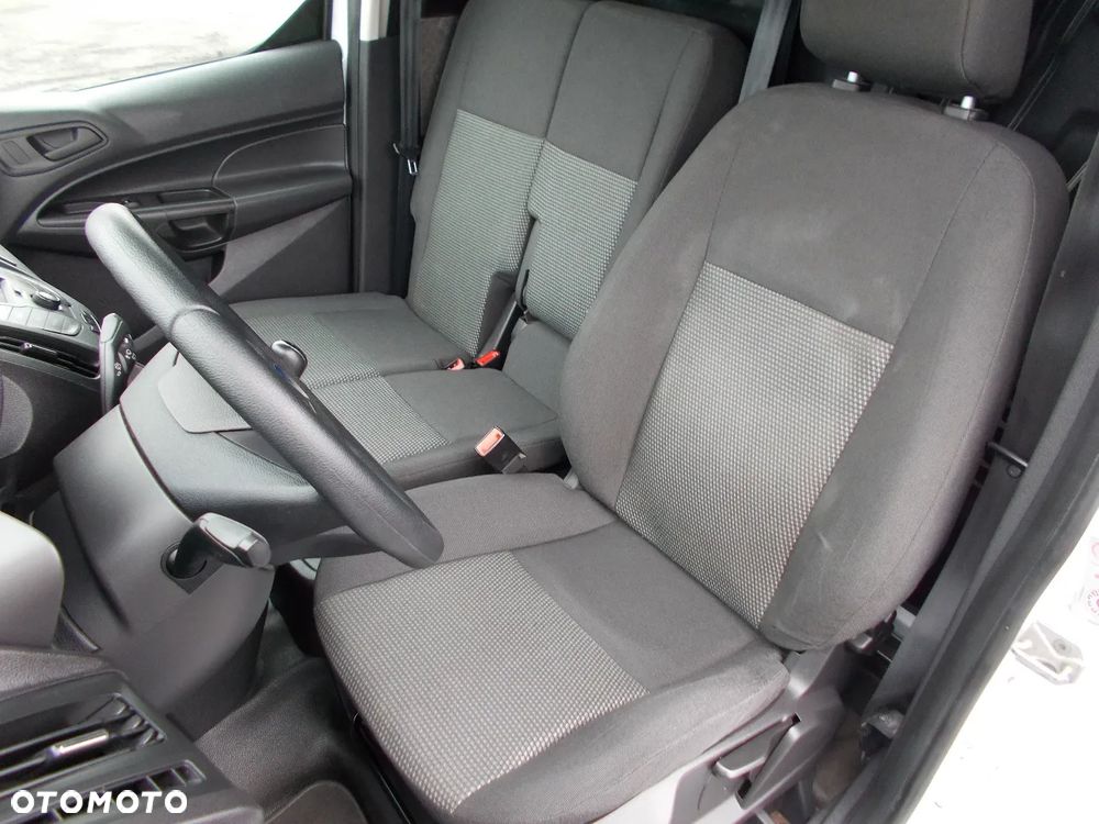 Ford Transit Connect - 21
