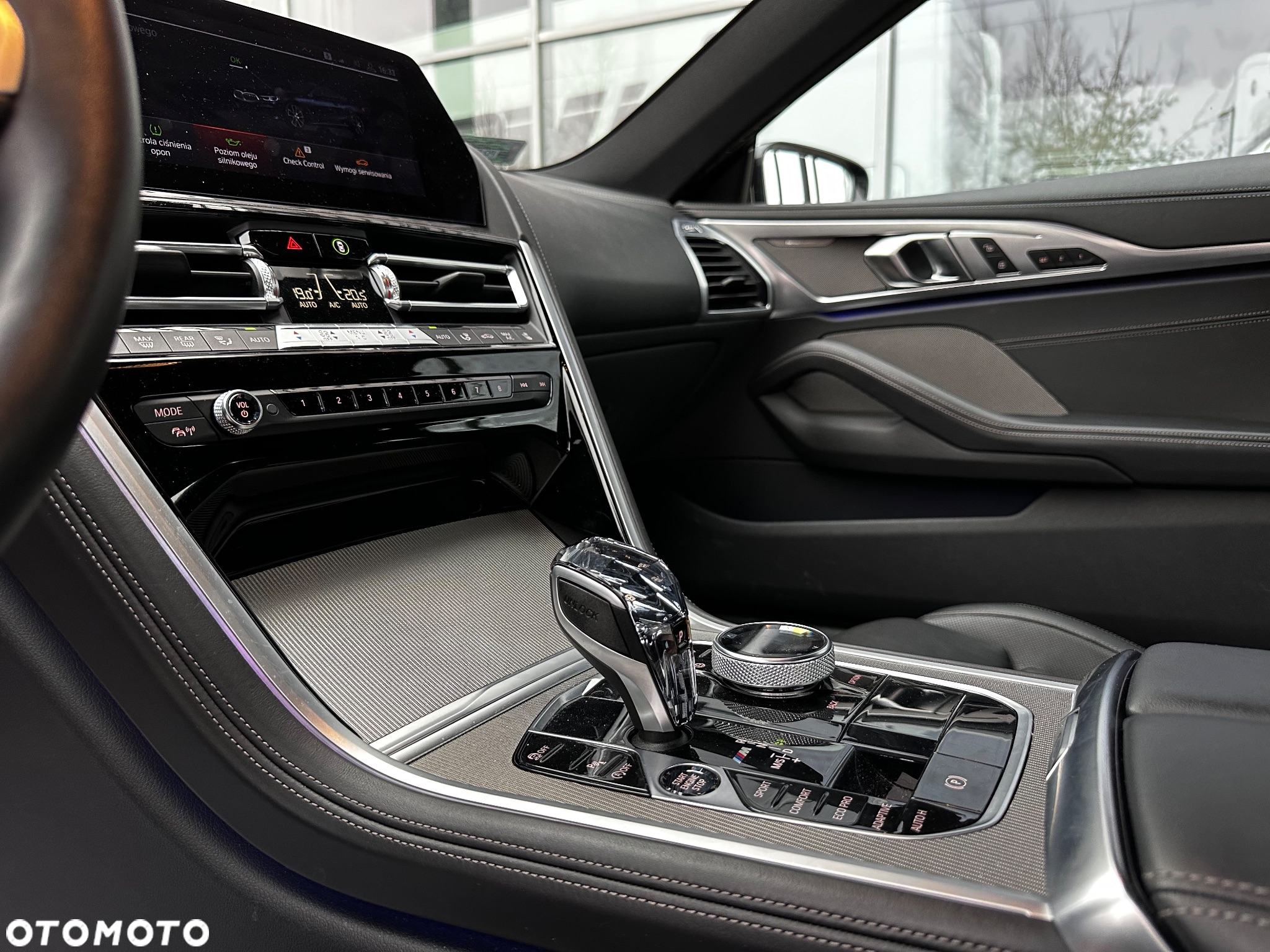 BMW Seria 8 M850i xDrive - 39