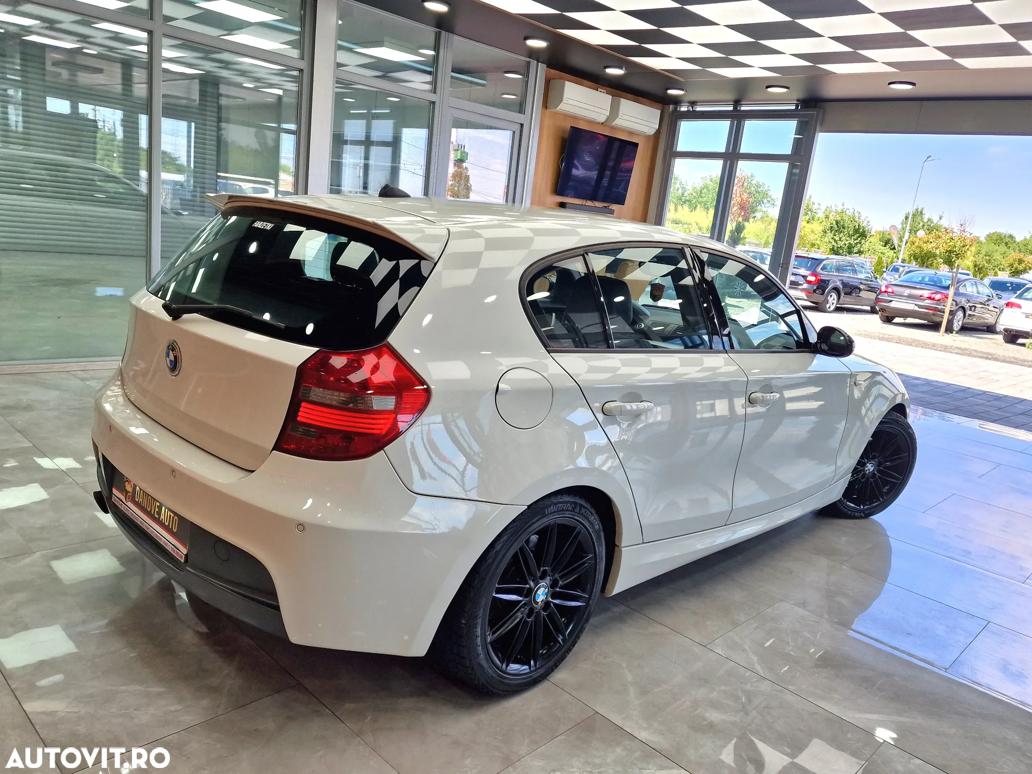 BMW Seria 1 118d - 5