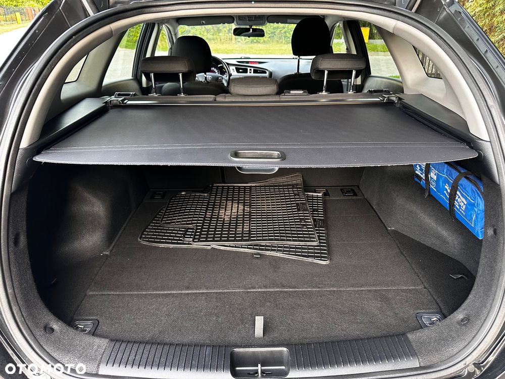 Kia Ceed 1.6 GDI Fifa World Cup Edition - 26