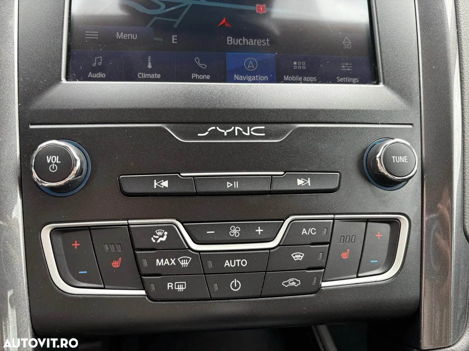 Ford Mondeo 2.0 HEV Trend - 12