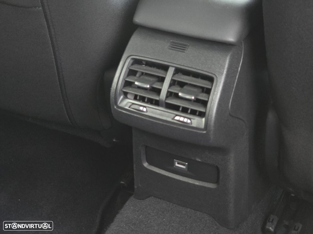 Citroën C4 PureTech 130 Stop&Start EAT8 MAX - 39