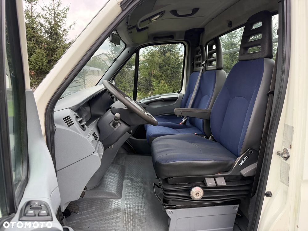 Iveco 50C15 * 3.0 / 150KM * Skrzyniowe * Koła bliźniacze * Rozstaw osi: 3.75m* - 24