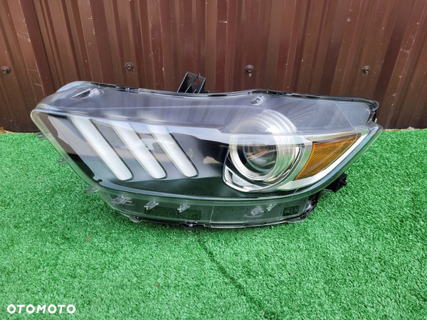 Ford Mustang VI 18- lampa przod prawa full led USA