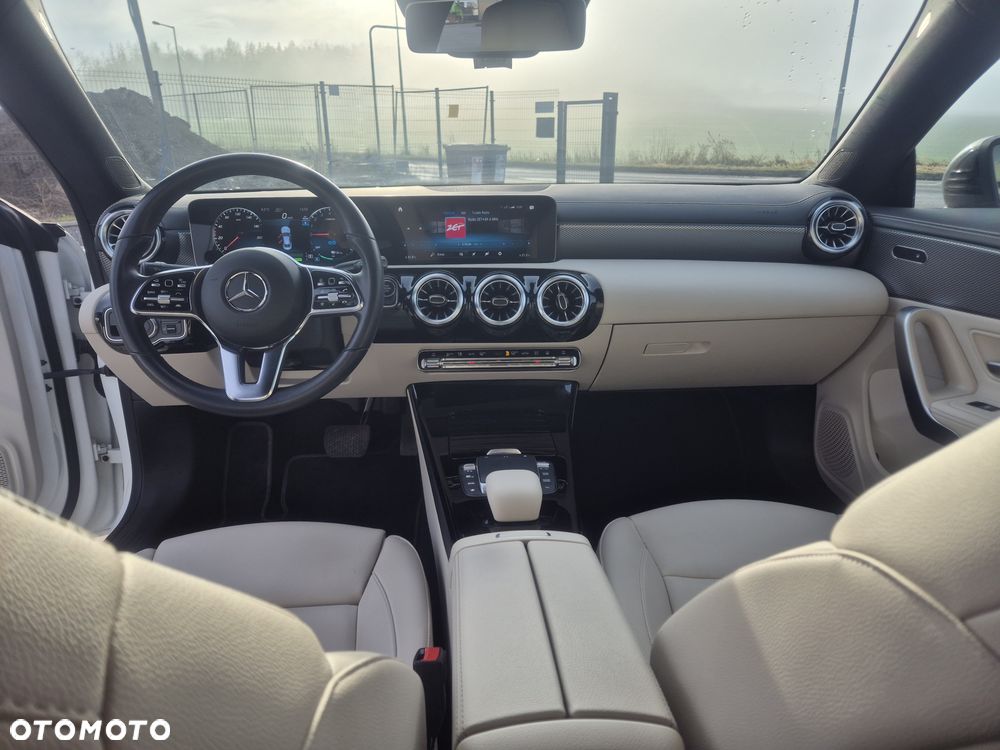 Mercedes-Benz CLA - 11