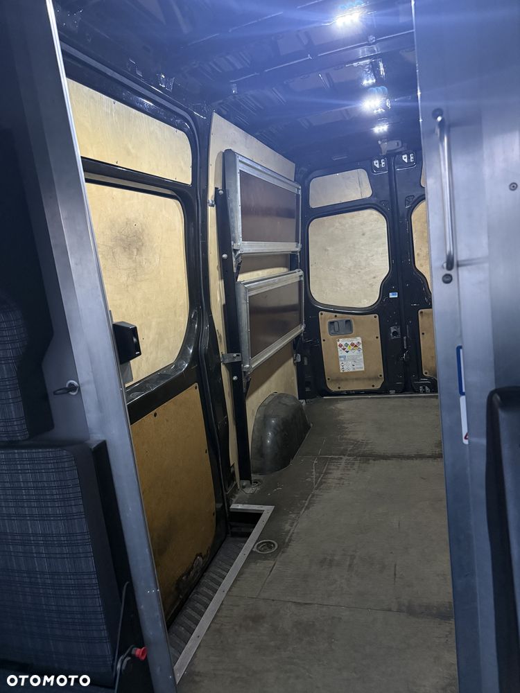 Mercedes-Benz Sprinter - 4