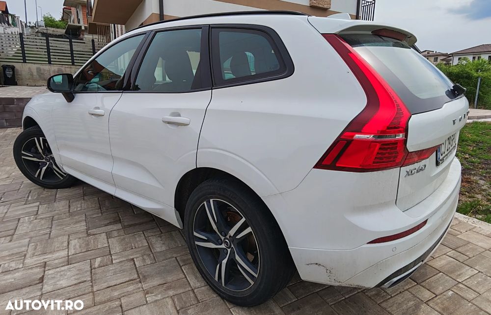 Volvo XC 60 B4 MHEV AWD R-Design - 4