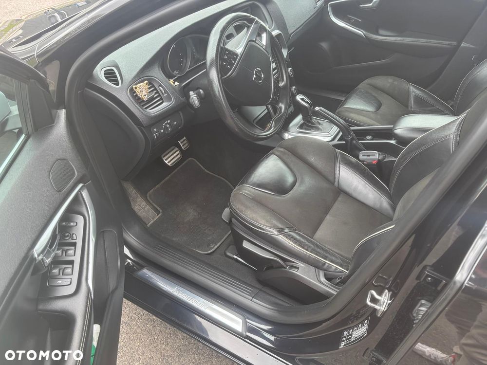 Volvo V40 D4 Drive-E R-Design Summum - 11
